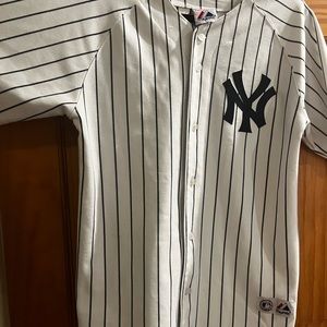 Yankee Jersey (Jeter) - great condition ⚾️